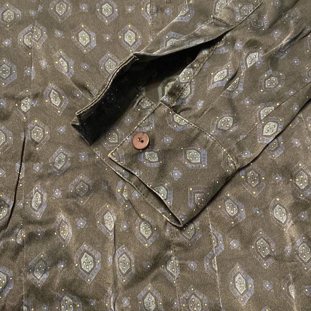 Silk Shirt - Picture 3 of 6